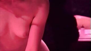 წითური გოგონა ბნელ ო ...