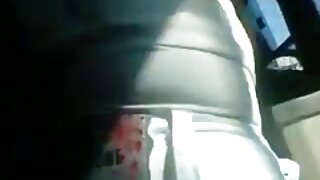 შავთმიანი პანკი ჩიკი ...