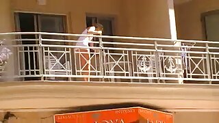 მორცხვი შავი თმიანი  ...